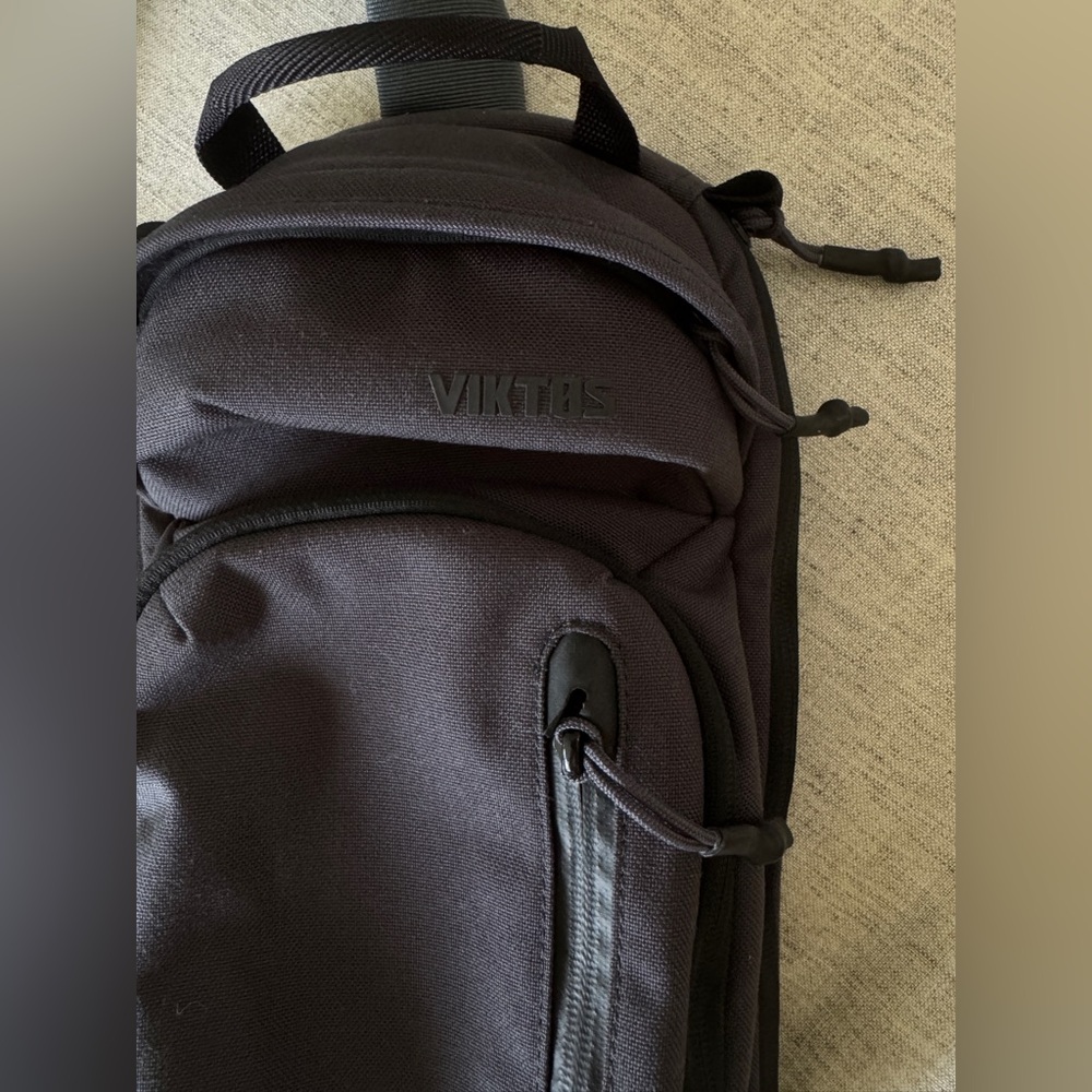NEW Viktos Upscale 3 Slingbag tactical ccw bag gray - Picture 3 of 6